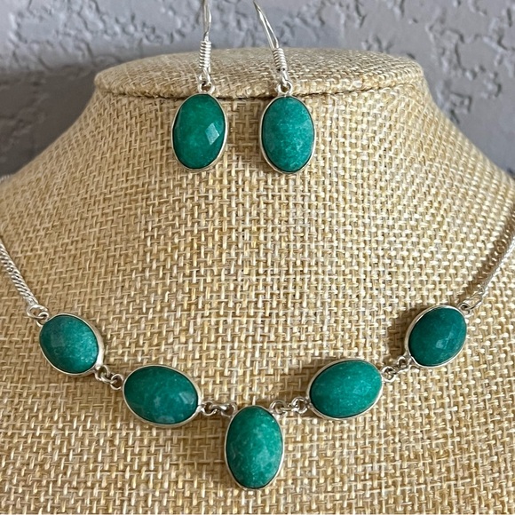 New Faceted Enhanced Emerald Stone Necklace w Earrings Set 18” - Picture 2 of 7
